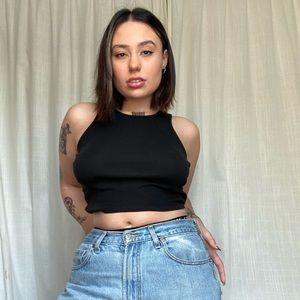 Meet your Posher, Caitlin